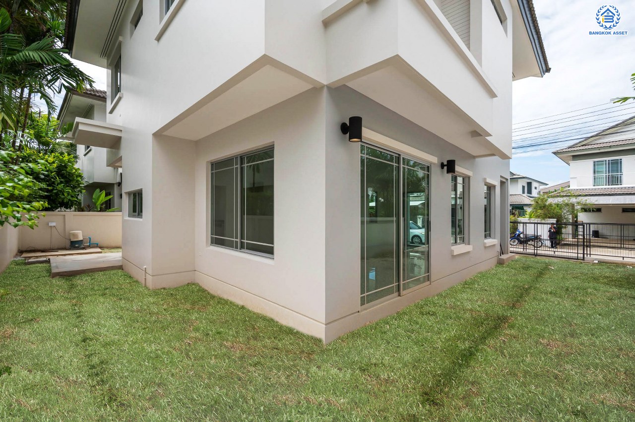 บ้านมือสองตกแต่งใหม่ แบรนด์สุดหรู L&H โครงการ มัณฑนา แจ้งวัฒนะ-ราชพฤกษ์ เนื้อที่ 57.9 ตร.ว. ฟังก์ชัน 3 ห้องนอน 3 ห้องน้ำ จอดรถได้ 2 คัน ทำเลเดินทางเข้า-ออกเมืองสะดวก เชื่อมต่อถนนชัยพฤกษ์แจ้งวัฒนะ ถนนราชพฤกษ์ ใกล้รถไฟฟ้าสายสีชมพู "สถานีปากเกร็ด" ใกล้ "โรบินสันไลฟ์สไตล์"